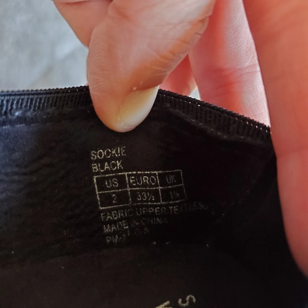 ⭐4/$20‎ Stuart Weitzman Girls Flats Size 2